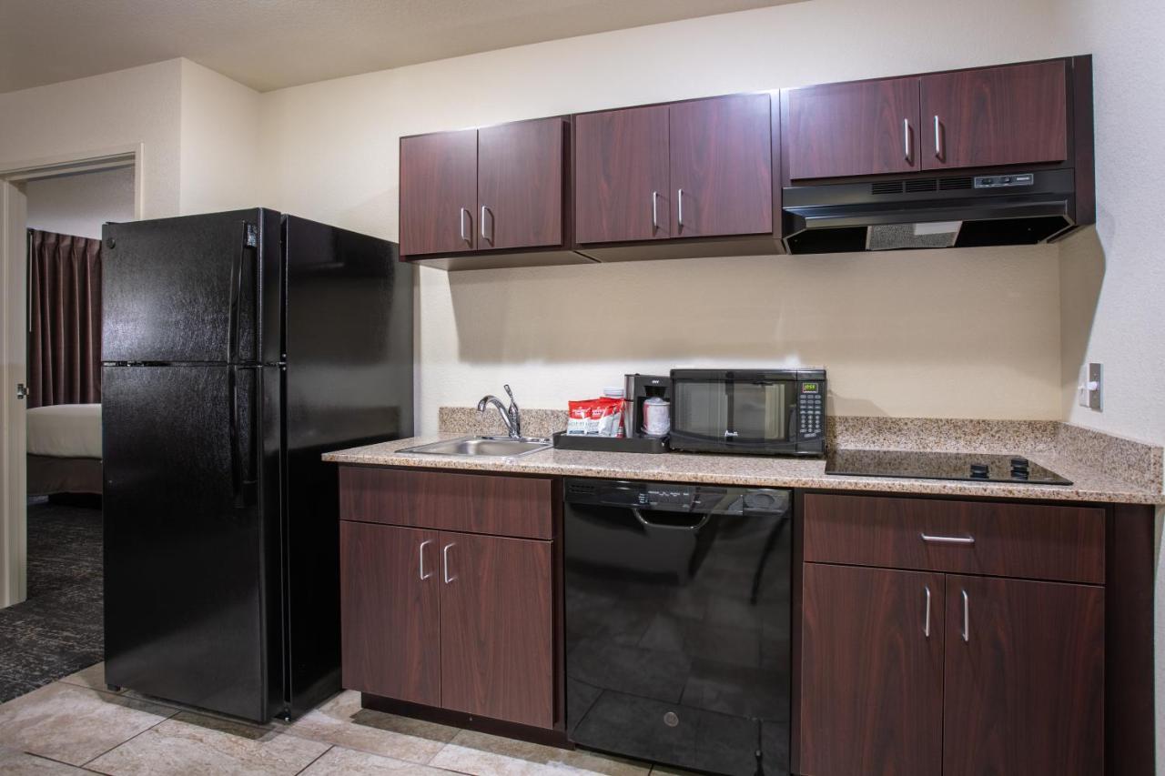 Cobblestone Inn & Suites - Pine Bluffs Exteriör bild