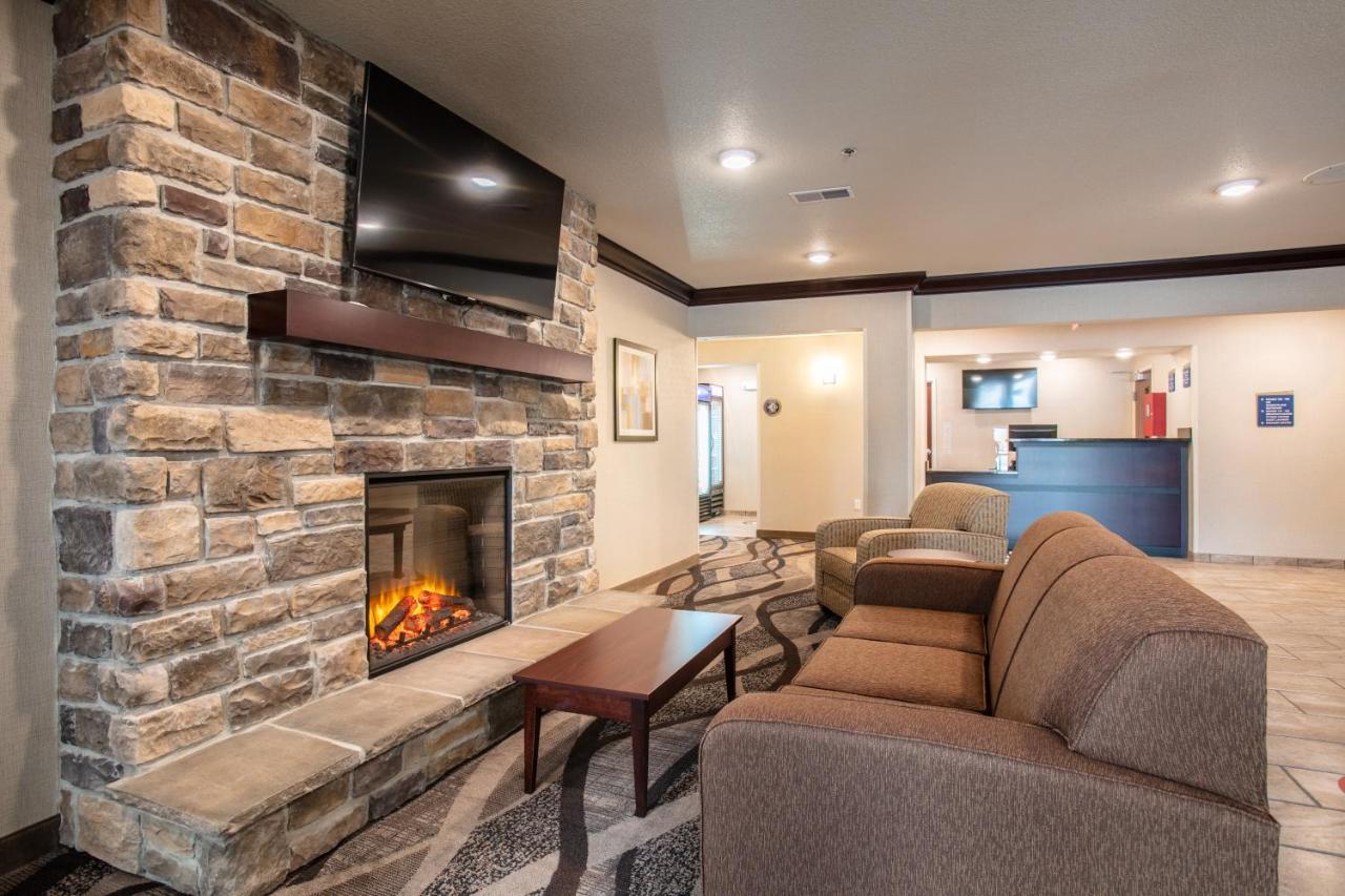 Cobblestone Inn & Suites - Pine Bluffs Exteriör bild