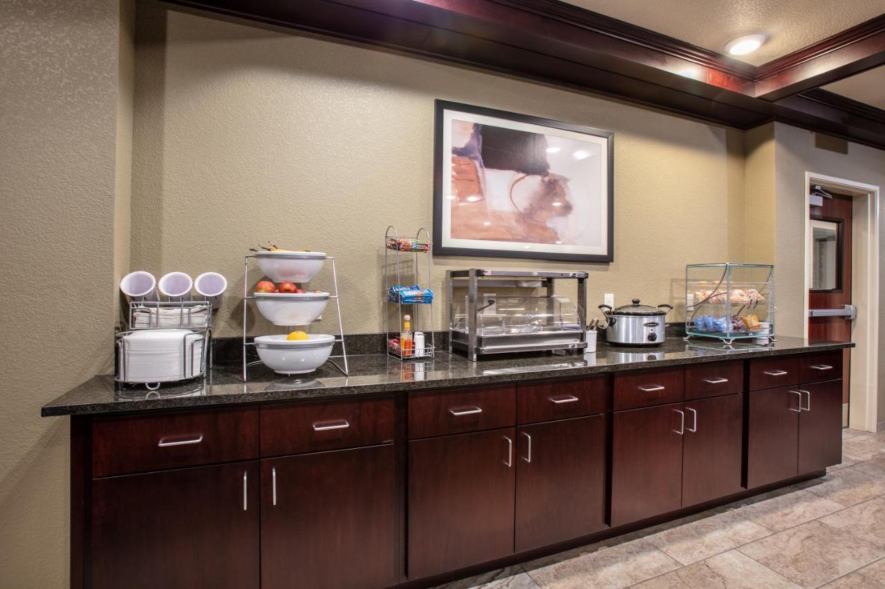 Cobblestone Inn & Suites - Pine Bluffs Exteriör bild