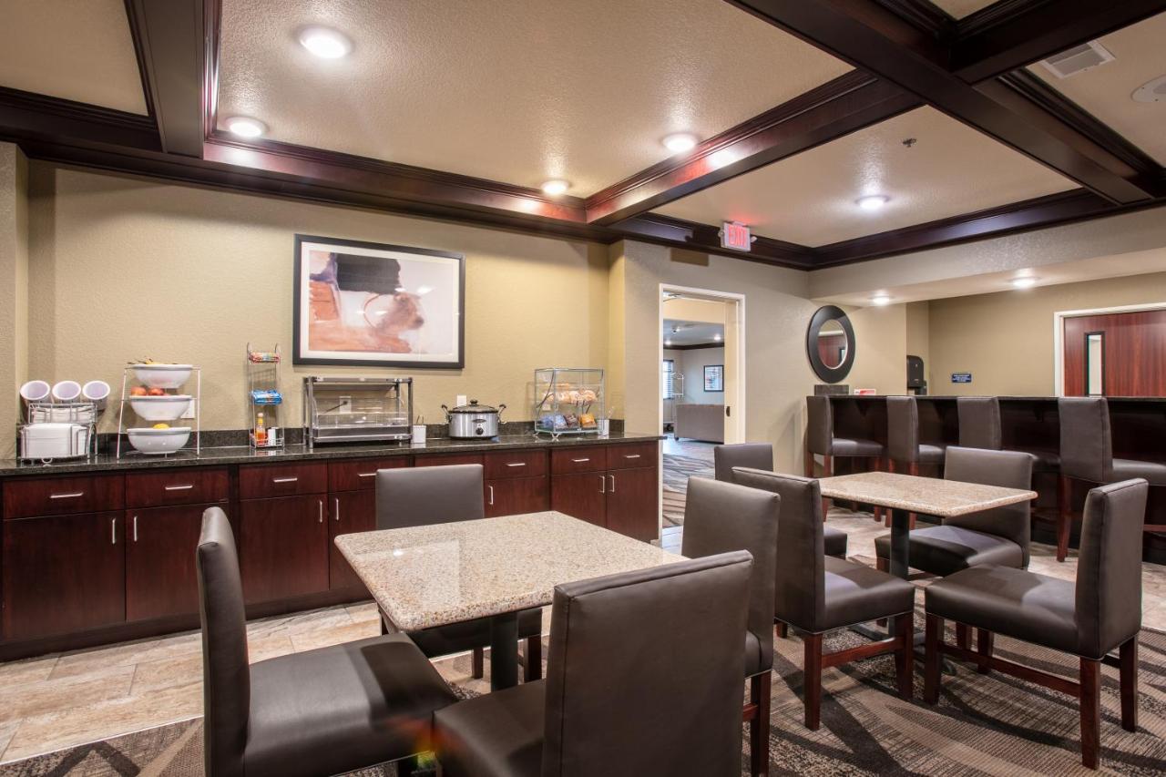 Cobblestone Inn & Suites - Pine Bluffs Exteriör bild