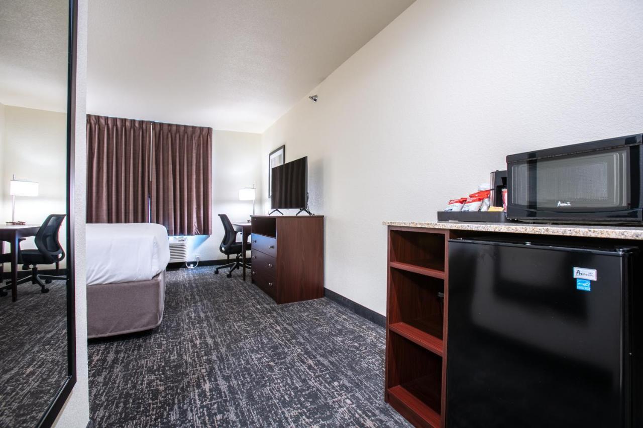 Cobblestone Inn & Suites - Pine Bluffs Exteriör bild