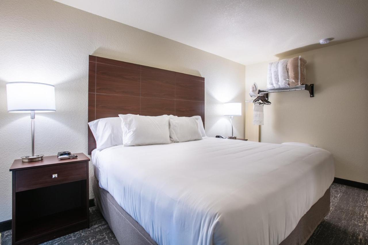 Cobblestone Inn & Suites - Pine Bluffs Exteriör bild