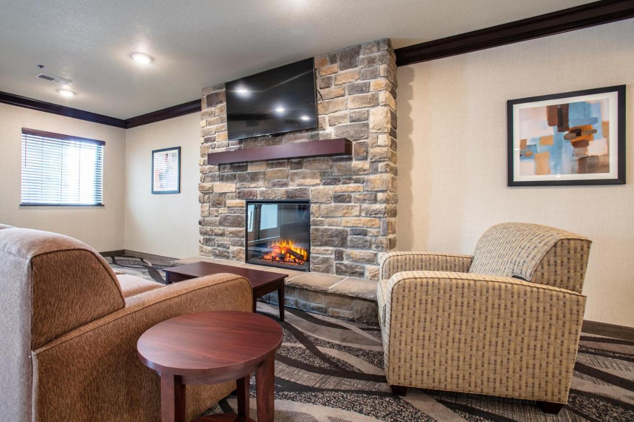Cobblestone Inn & Suites - Pine Bluffs Exteriör bild