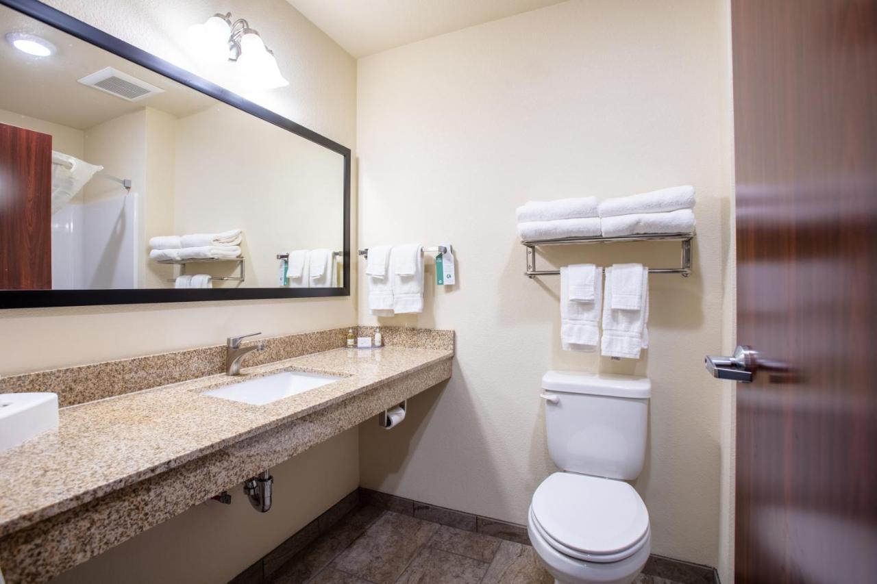 Cobblestone Inn & Suites - Pine Bluffs Exteriör bild